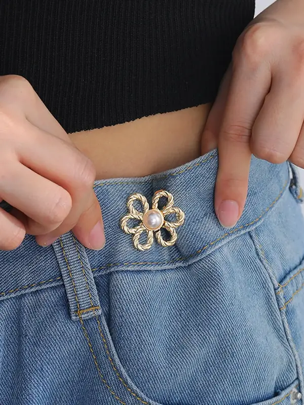 Elegant Flower Design Hollow Out Waist Buckle, Bouquet Daisy Pin, Fashion Faux Pearls Decorated Waistband for Jeans & Short S...