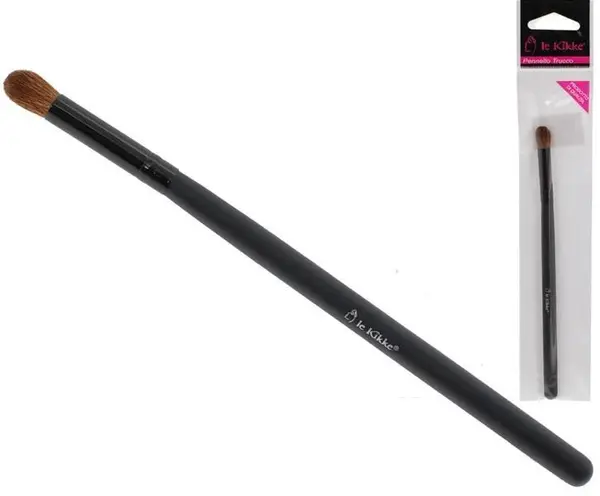 Black handle eyeshadow blender brush