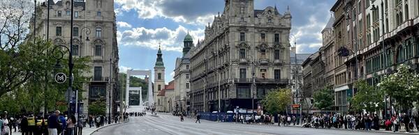 Budapest‘s Sites and Stories: From Bridges and Baths to Central Market Hall