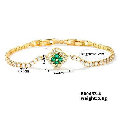 Elegant Four-Leaf Clover Zircon Bracelet for Everyday Western Style.