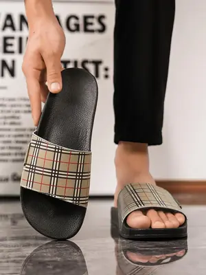 Men's Fashionable Checkerboard Pattern Slides, Casual Comfortable Flat Slippers for Indoor Outdoor Wear, Trendy All-match Sli...