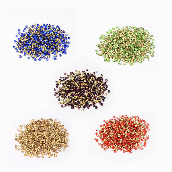 Back Plated Grade A Diamond Glass Pointed Rhinestone Cabochons