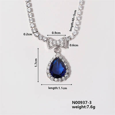 Fashion Brass Rhinestone Pendant Necklace for Women