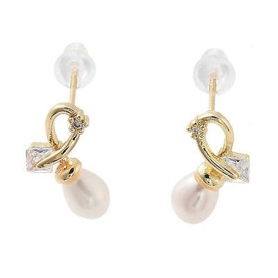 Natural Pearl Ear Studs