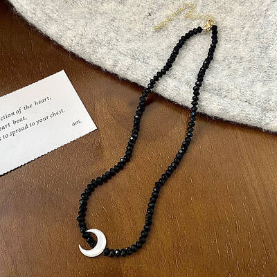 Fashionable Glass Beaded Necklaces