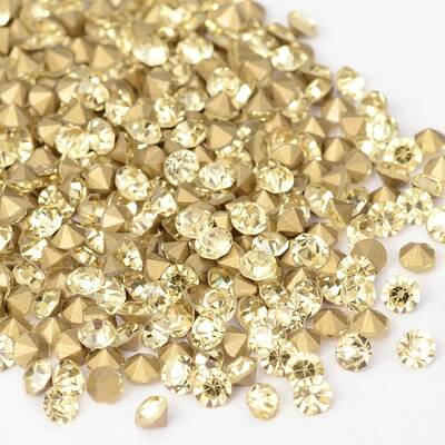 Back Plated Grade A Diamond Glass Pointed Rhinestone