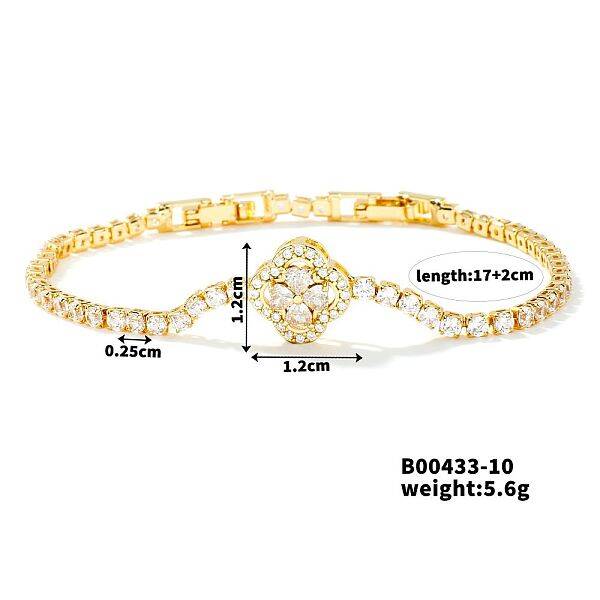 Elegant Four-Leaf Clover Zircon Bracelet for Everyday Western Style.