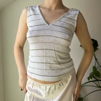 Joanne Marise Crisa V-neck Crochet Top - Medium Cream Linen Blend