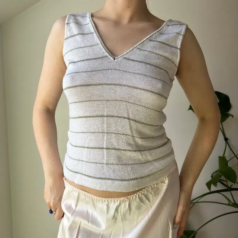 Joanne Marise Crisa V-neck Crochet Top - Medium Cream Linen Blend