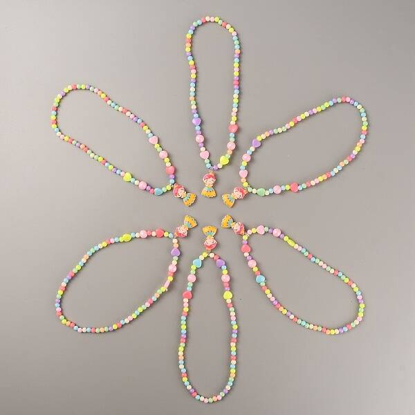 Plastic Girl Pendant Necklace with Heart Beaded for Kids