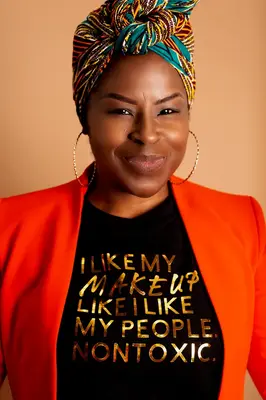 I Like My Makeup Like... Tee | Size: XL