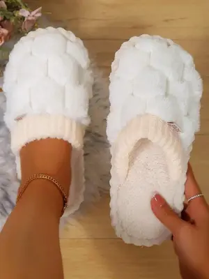 Women’s & Men’s Checkered Faux Fur Plush Slippers – Cozy Smooth Soft Furry Indoor Shoes, Thick Warm Fleece Lining for U...