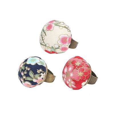 Random Color & Flower Pattern Cloth Needle Pin Cushions