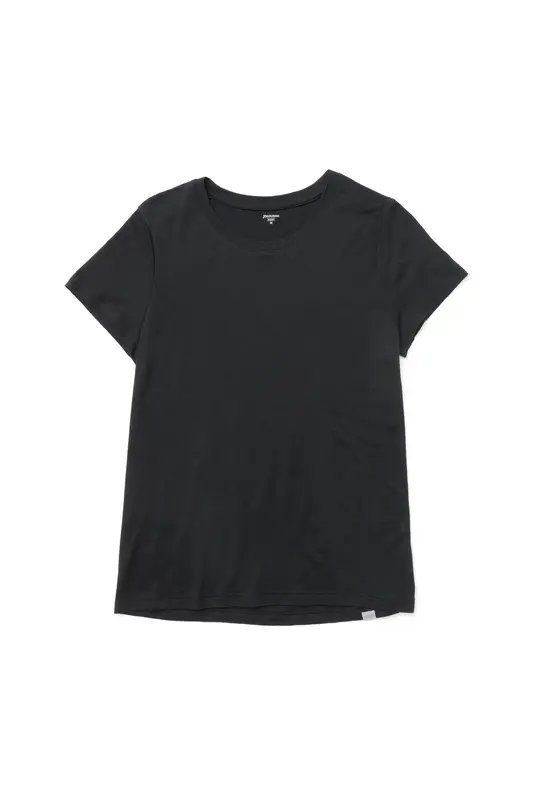 W's Desoli Tee | Color: true black | Size: XS