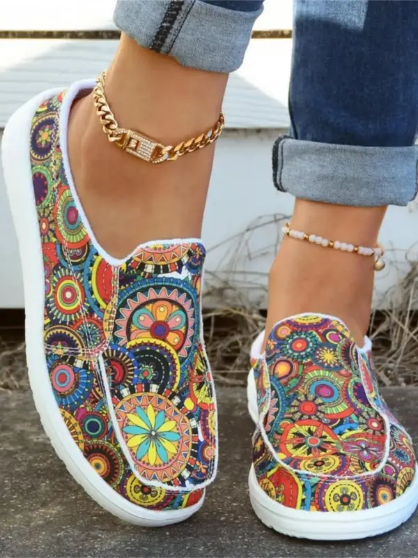 Women's Fashionable Floral Print Slip on Canvas Shoes, 1 Pair Casual Comfortable Low Top Round Toe Shoes for Daily Wear, Perf...