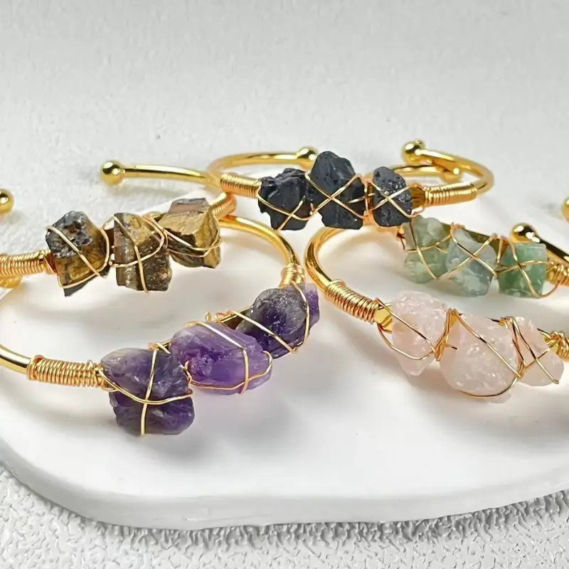 Crystal with golden color wire bangle