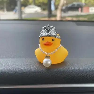Adorable Cartoon Duck Car Ornament, Cute Animal Design Car Decoration, Home and Office Desktop Decoration, Cute Car Accessori...