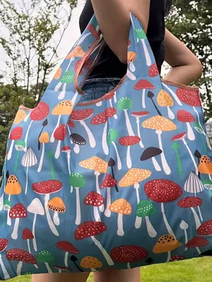 Women's Mushroom Pattern Large Volume Tote Bag, High Load-bearing Waterproof Foldable Shopper Bag, Summer 2025 Fashion Casual...