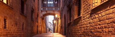 Barcelona Walking Tour: El Raval and the Gothic Quarter’s Landmarks and Legends