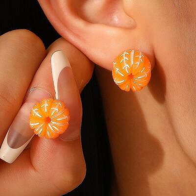 Reisn Orange Stud Earrings