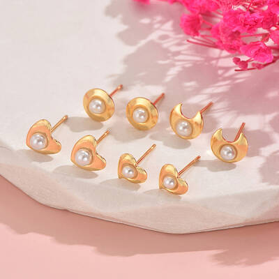 4 Pairs Elegant Pearl Heart & Moon & Flat Round Stud Earrings