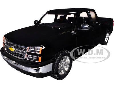 2006 Chevrolet Silverado 1500 Pickup Truck Black Die-Cast Collection Series 1/25 Diecast Model Car by Motormax
