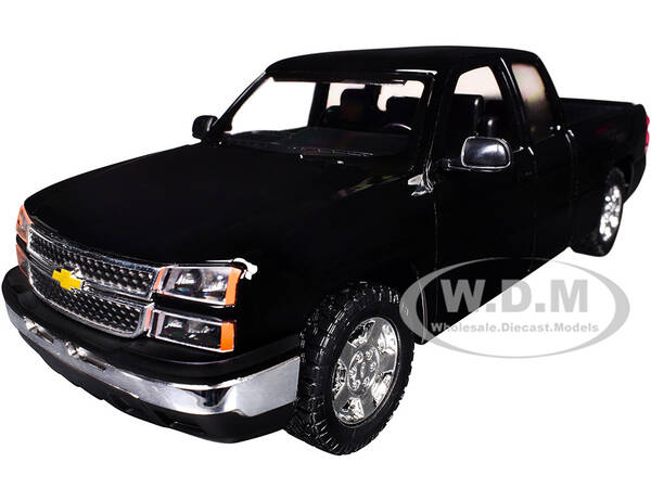 2006 Chevrolet Silverado 1500 Pickup Truck Black Die-Cast Collection Series 1/25 Diecast Model Car by Motormax