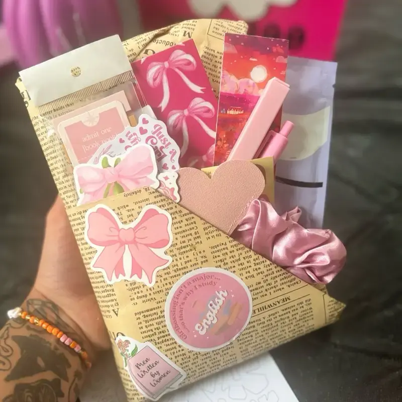 Blind Date With A Book - Elegant Design, Ideal for Book Lovers, Perfect for Book Lovers