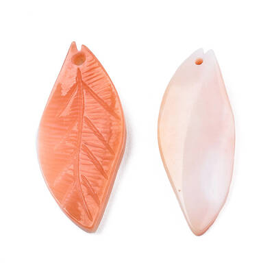 Natural Red Trochus Shell Pendants