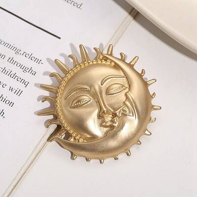 Baroque Style Brooch for Women