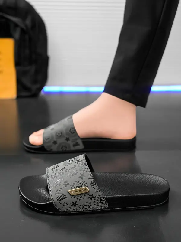 Men's Fashionable Slides, Casual Comfortable Lightweight Breathable Soft Sole Slippers for Indoor Outdoor Wear, New Style Gre...