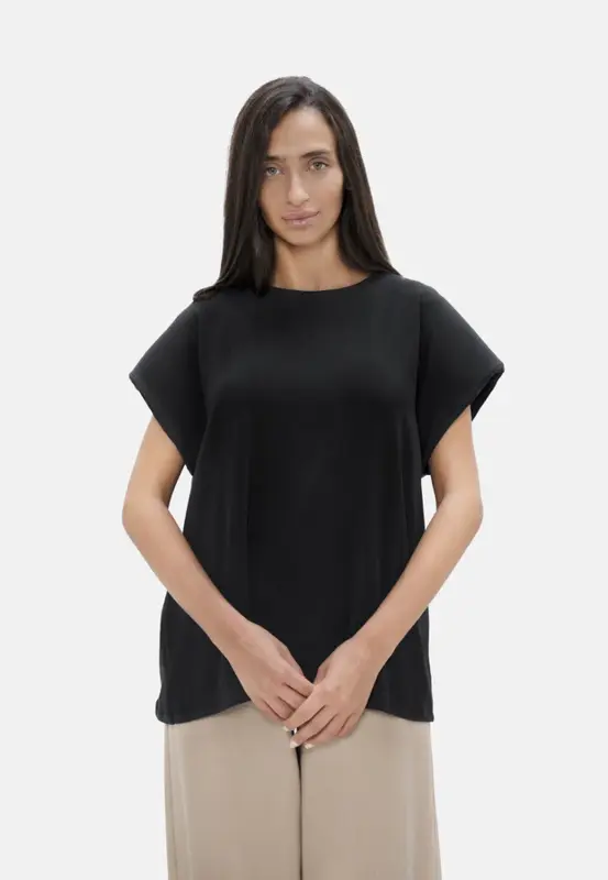 Muscat - Bold Shoulder Tee - Black Sand | Size: L