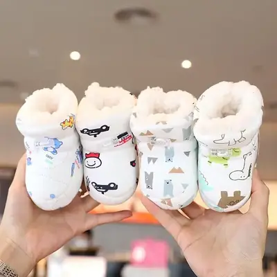 Warm baby shoes for boys and girls and comfortable walking shoes