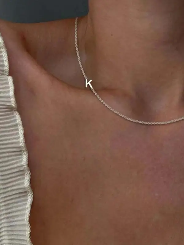 Simple Letter Charm Initial Pendant Necklace for Women for Gift, Stainless Steel Jewelry, Fashion All-match Accessory Back T...
