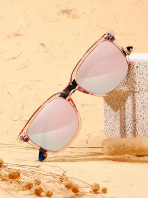 1 Pair Summer Square Frame Sunglasses, New Personality Travel Accessories for Women & Men, Lightweight and Durable for Outdoo...