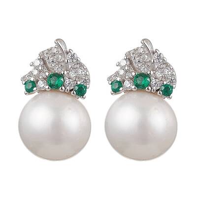 Natural Pearl Ear Studs