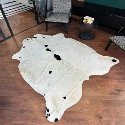 Black Speckled White Cowhide Peltry Rug
