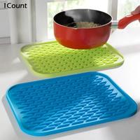 Silicone Pot Mat, 1 Count Heat Resistant Pot Mat, Non-slip Coasters for Table Protection, Durable Placemat for Hot Dishes & D...