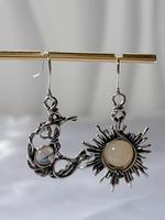 1 Pair Women's Boho Vintage Asymmetrical Sun & Moon Dangle Earrings, Elegant Trendy Dangle Earrings with Artificial Gemstone,...