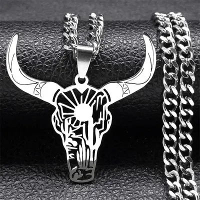Bull head necklace western cowboy hollow pattern bullfighting necklace animal unisex jewelry gift