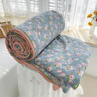 Floral Print Summer Quilt, 1 Count Soft & Skin-friendly Air-conditioning Quilt, Thin Blanket for Home Bedroom Living Room Dor...