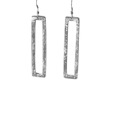 Robyn Dangle Earring | Material: Silver