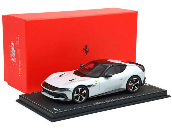 Ferrari 12Cilindri Bianco Artico (Artic White) with Black Top with DISPLAY CASE Limited Edition to 48 pieces Worldwide 1/18 M...