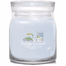 Yankee candle A Calm & Quiet Place Signature candle- 368g