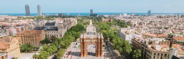 Barcelona Walking Tour: Landmarks and Legends of El Born and Ciutadella Park