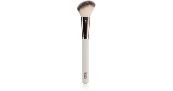 MUA Makeup Academy contouring brush and blush