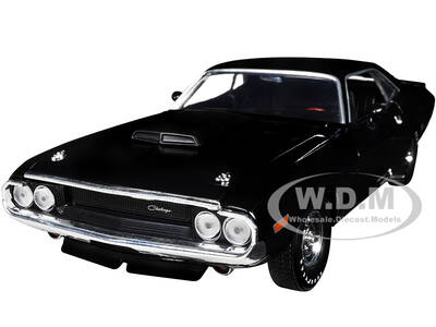 1970 Dodge Challenger T/A Black Limited Edition to 5250 pieces Worldwide 1/24 Diecast Model Car by M2 Machines