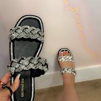 Ninel Sandal