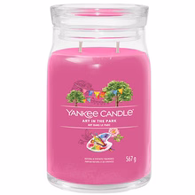 Yankee Candle Art In The Park Signature candle- 567.0 g