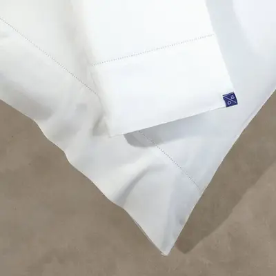 Pair of Pillowcases | Size: Standard | Color: White | Touch: Sateen